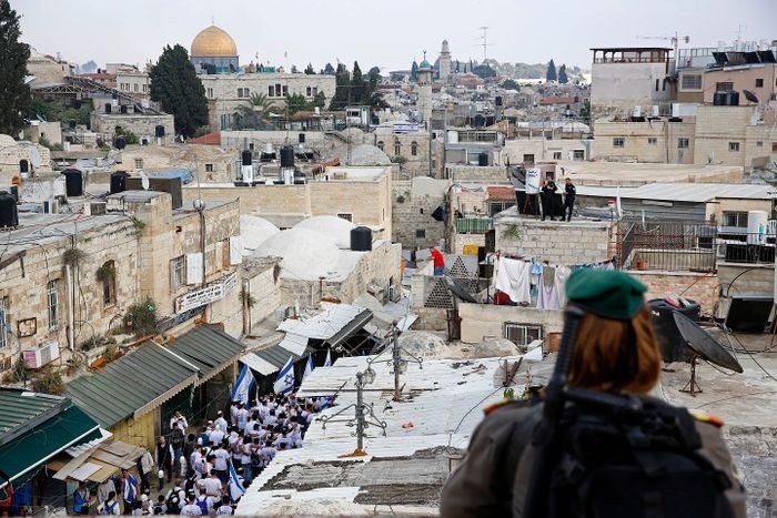 القدس تحت النار: 10 شهداء و186 عملية هدم و33 ألف مستوطن يقتحمون الأقصى