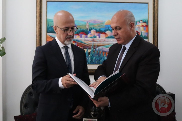 الوزير حمدان يبحث مع السفير البرازيلي التواصل الثقافي بين فلسطين والبرازيل