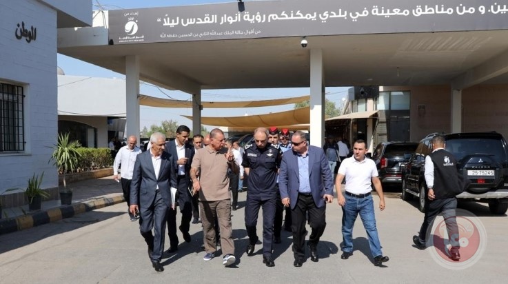 زيارة وزير الداخلية الأردني لجسر الملك الحسين