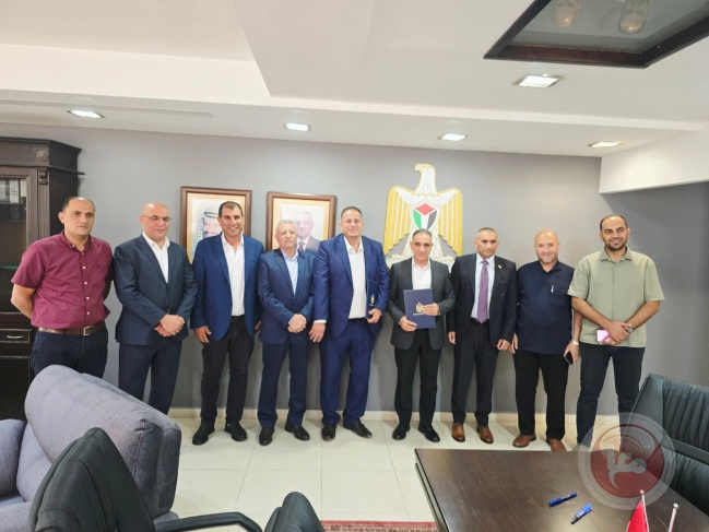 اتفاقية تسوية مالية بين بلديتي يطا والظاهرية وسلطة الطاقة وشركة كهرباء الجنوب