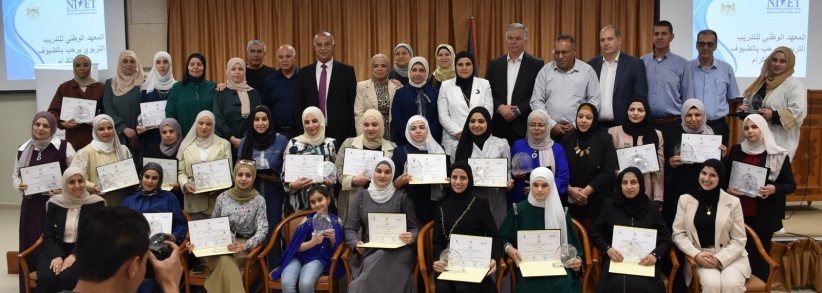 التربية و&quot;نعلم لفلسطين&quot; تناقشان مشاريع تخرج برنامج بناء القدرات (1-4)