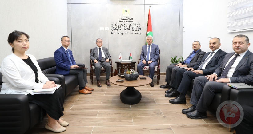 عصفور يبحث مع السفير الياباني وممثل “جايكا” آفاق التعاون الصناعي