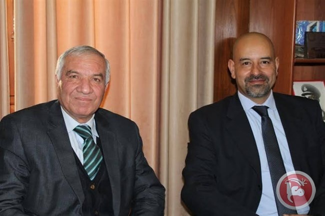 السفير الأردني يزور المسجد الأقصى ويلتقي مسؤولي الأوقاف