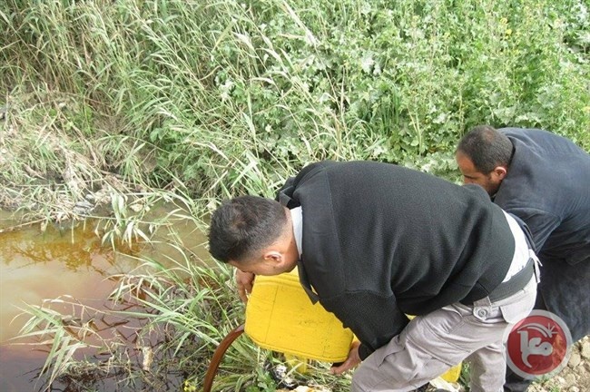 اتلاف 800 لتر زيت مستعمل من مخلفات المصانع الإسرائيلية
