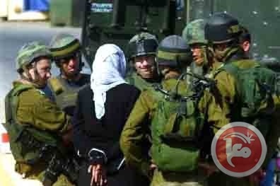 الاحتلال يعتقل سيدة وطفلها و5 شبان في العيزرية