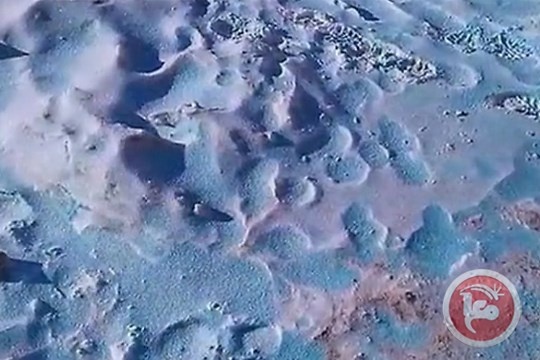 سر الثلج الأزرق الذي هطل على مدينة روسية في جبال الاورال