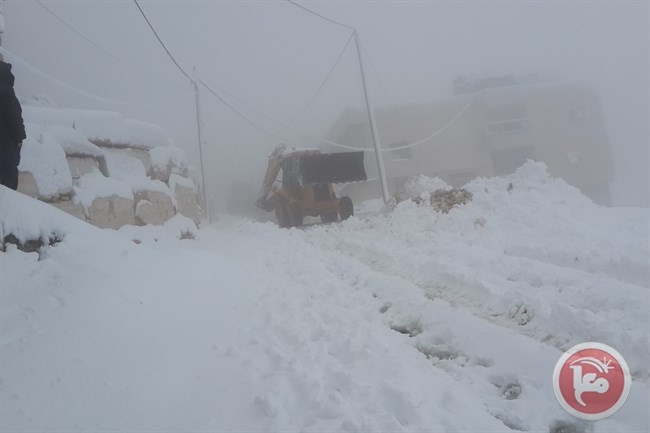 منخفض قطبي وثلوج خفيفة الجمعة