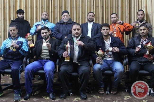 الصداقة يكرم أبطاله المتوجين ببطولة القوة البدنية