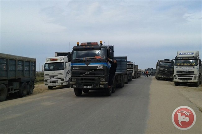 500 شاحنة لغزة عبر كرم ابو سالم