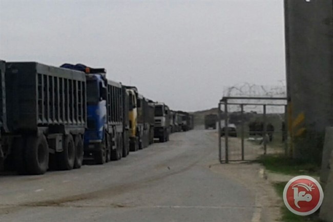 300 شاحنة لغزة عبر كرم ابو سالم