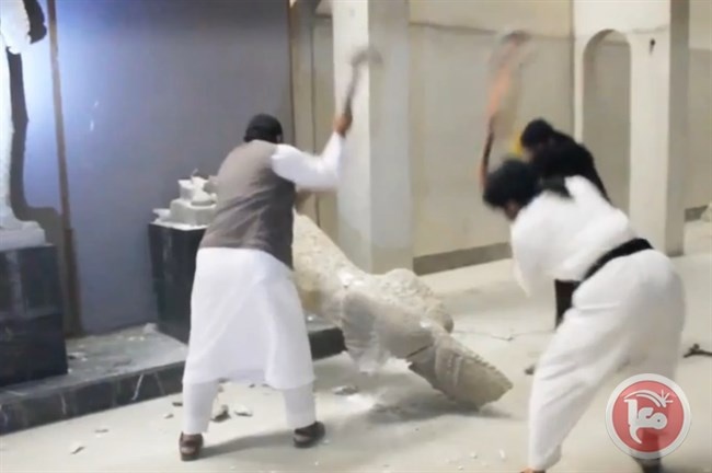 فيديو- داعش تدمر متحف الموصل