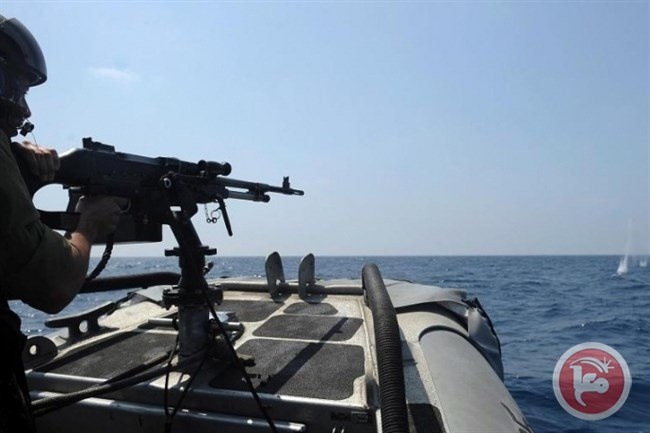 مسؤول لجان الصيادين: اصابة صيادين اعتقلتهما البحرية الاسرائيلية