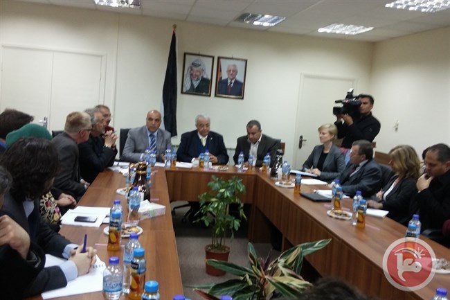 وزير العمل يشيد بدعم المؤسسات الدولية المانحة لفلسطين