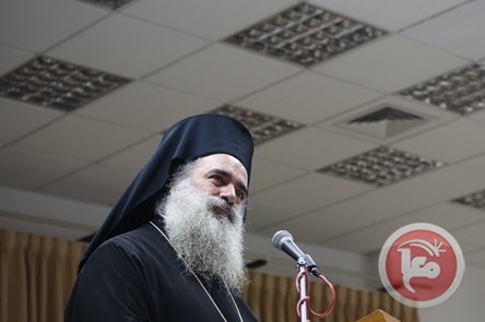 رجال دين مسيحيين يهنئون بعيد الفطر في الأقصى