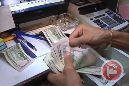 الدولار يلقي بظلاله على الاقتصاد