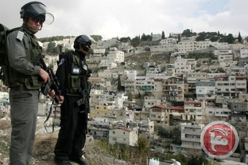 القدس: توزيع اخطارات هدم ومصادرة بضائع من الباعة المتجولين