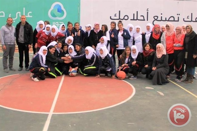 القدس : ابو عبيدة بطلا لكرة القدم والفتاة اللاجئة للسلة