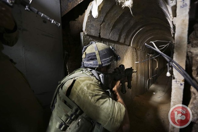 الاحتلال يكتشف اسلحة في نفق وسط غزة
