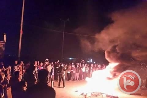 صور- تظاهرة بخانيونس لعودة الكهرباء