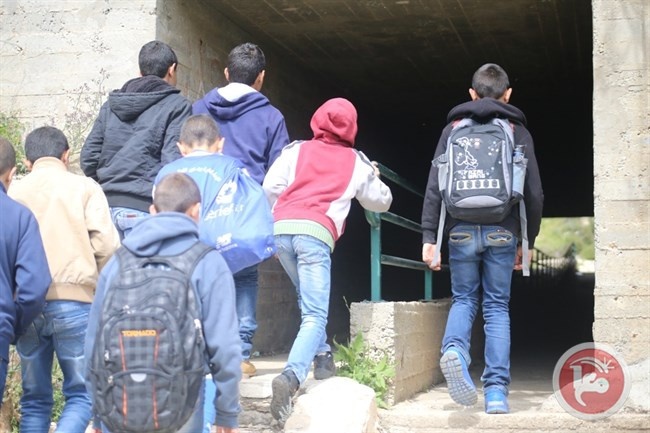 الاحتلال يقتحم بلدة بيت عور التحتا ويغلق مدخلها
