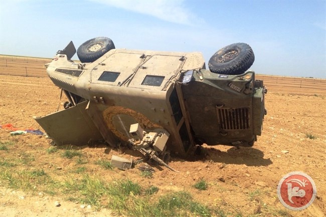 إصابة 4 جنود إسرائيليين بانقلاب سيارة قرب غزة