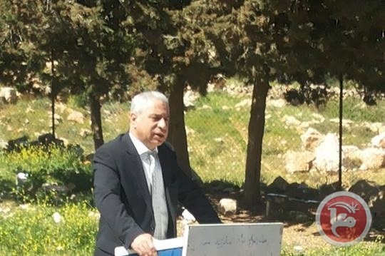 وزير الزراعة يتفقد عددا من المناطق ببيت لحم