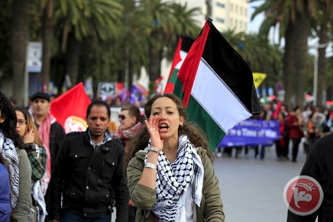 بمشاركة فلسطينية- تونس تتظاهر ضد الإرهاب