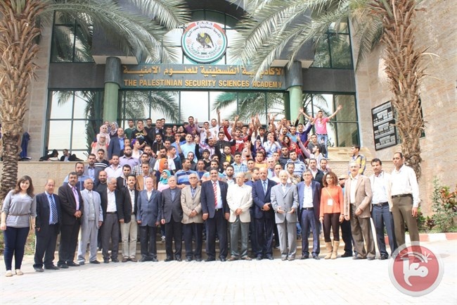 جامعة الاستقلال تخرج مخيم شبيبة منظمة التحرير الأول