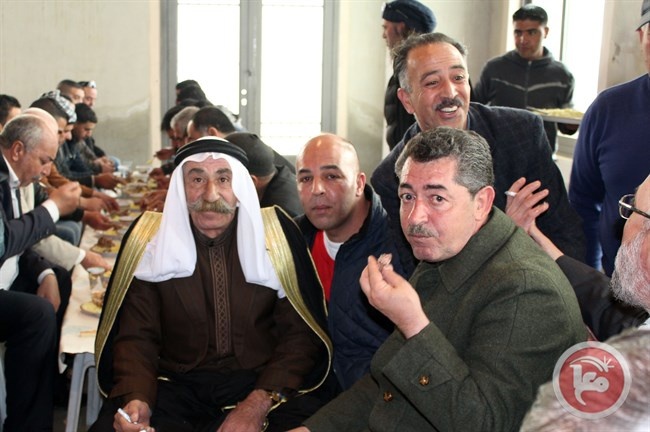 حدث بالخليل- حمل كفنه بين يديه