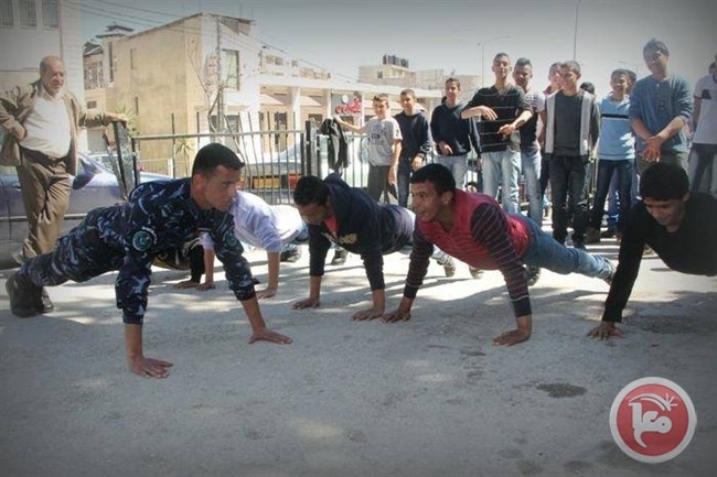 شرطة بيت لحم تشارك طلبة مدارس الدهيشة يوم الطفل الفلسطيني
