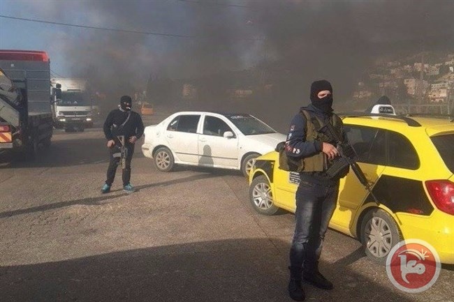 مسلحون يغلقون نابلس