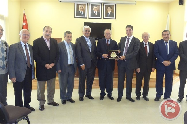 زريق يدعو رجال الأعمال الأردنيين لزيادة إستثماراتهم بفلسطين