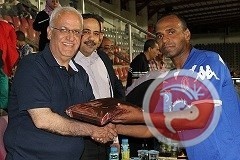 النجم زكريا عاصي ودع &quot; كرة القدم&quot;