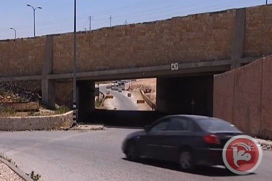 الاحتلال يعتقل شابا على حاجز زعيم العسكري