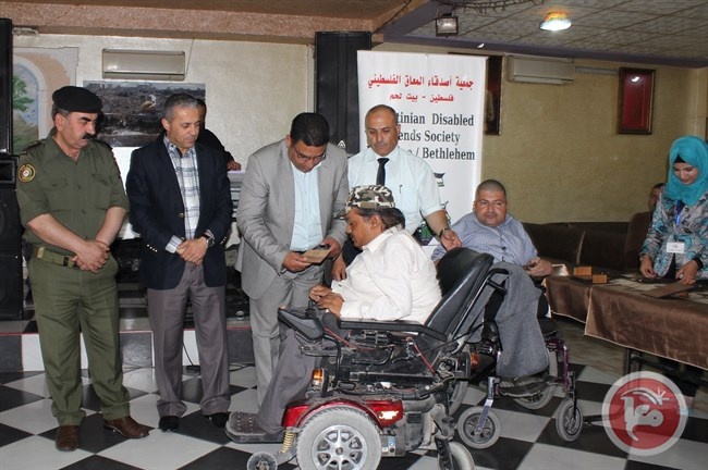 جمعية اصدقاء المعاق تكرم العاملين من ذوي الاعاقة