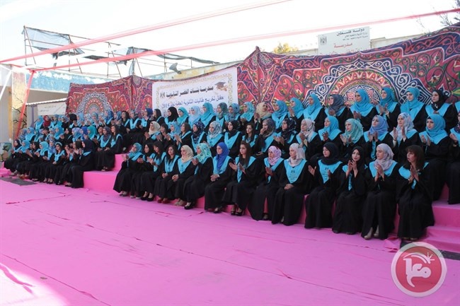 صور: بنات الخضر الثانوية تحتفل بتخريج طالباتها