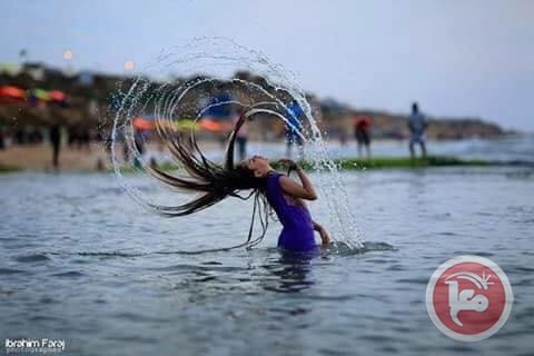 &lt;div&gt;صورة وتعليق: &lt;/div&gt;على شاطئ غزة...
