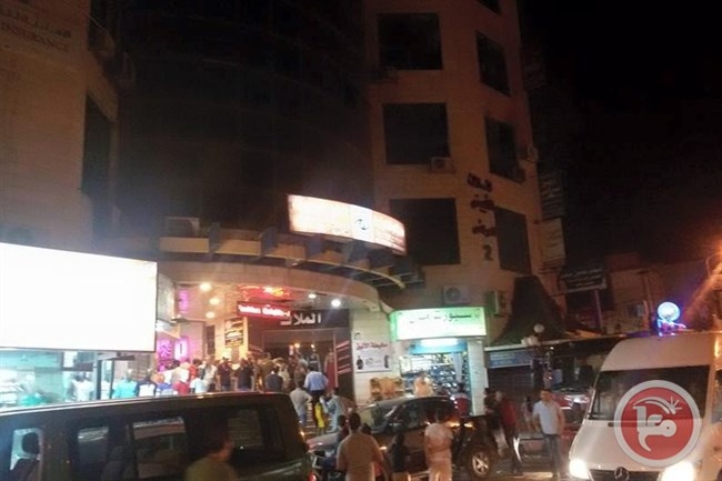 اشتعال النيران في مقر الضريبة الاضافية وسط قلقيلية