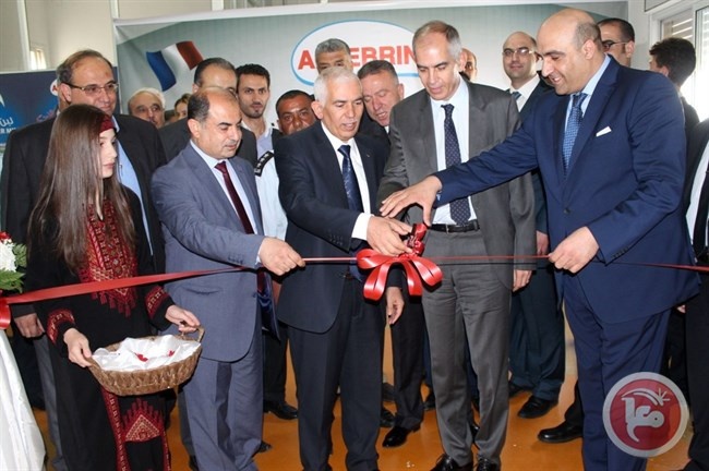 الجبريني يدشن خط تعبئة الاحدث في المنطقة