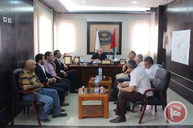 رئيس بلدية يطا يبحث التعاون مع نقابة المهندسين في الخليل