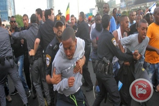 يهود الفلاشا يعودون للاحتجاج وسط تل أبيب