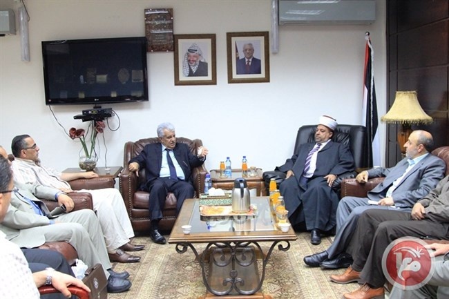 ادعيس والشوبكي يبحثان ترتيبات موسم الحج لغزة