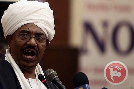 الرئيس السوداني يأمر بحل الحكومة