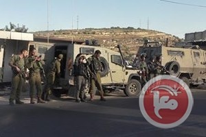 قوات الاحتلال تعتقل اربعة مواطنين في بيت امر