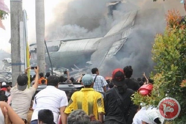 مقتل 30 شخصا بسقوط طائرة عسكرية في إندونيسيا