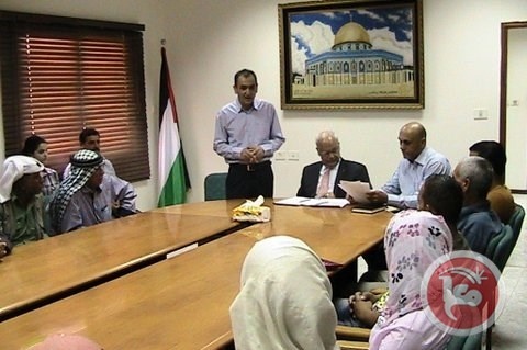 عريقات يعلن عن منح دراسية للطلبة المتفوقين في أريحا