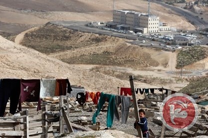توزيع اخطارات للبدو شرقي القدس