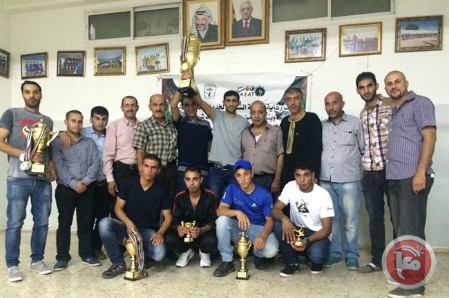 فريق شهداء دورا القرع يتوج بطلا لبطولة شهداء مخيم الجلزون