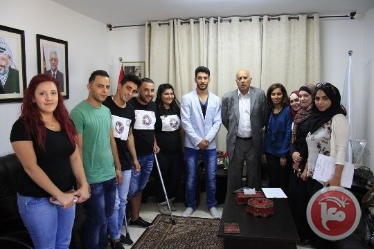 اللواء جبريل الرجوب يستقبل مجموعة &quot;ديلفري الخير&quot; الشبابية