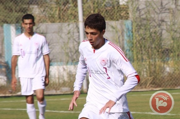 رياضي غزة يوقف اللاعب احمد طينة